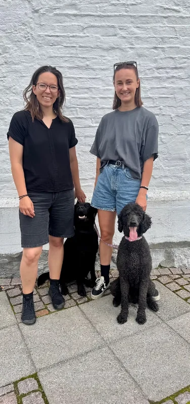 Lina og Henriette med hund